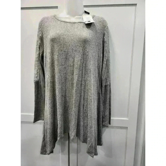 Premise Shirt Womens Medium Gray Lace Long Sleeve Tunic Keyhole Back NEW NWT - Picture 1 of 7